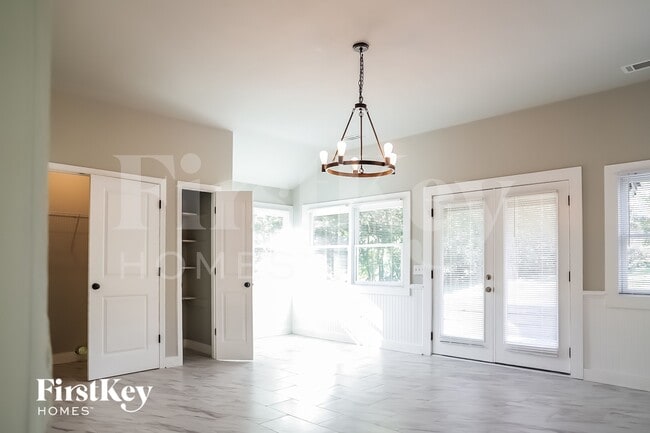 Photo - 2207 Freydale Rd