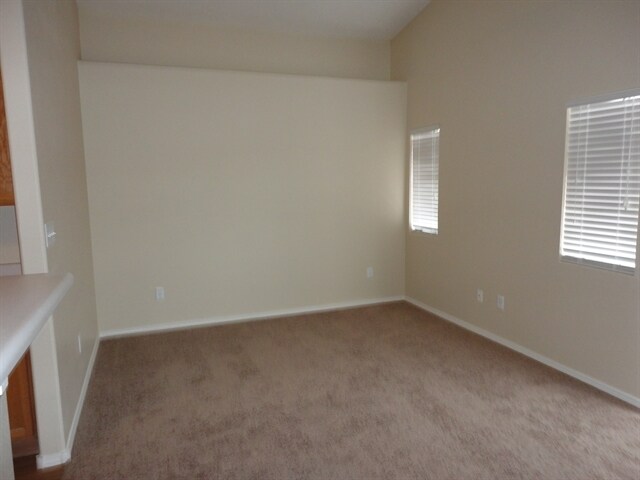 Photo - 6301 Vaughn Dr NE