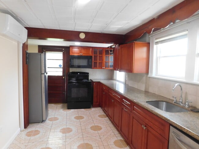 Photo - 6 Sheridan St