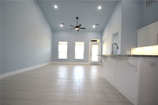 Photo - 540 Amethyst Rd