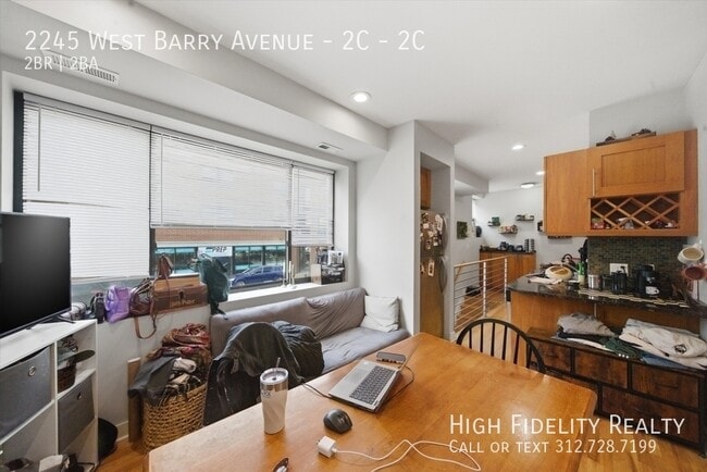 Photo - 2245 W Barry Ave Unit 2C
