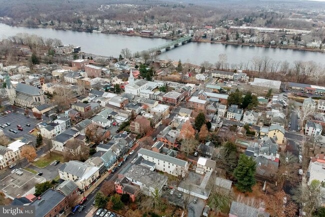 Photo - 54 Coryell St