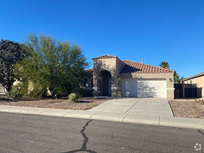 Building Photo - Spacious 3-Bedroom + Den Home in San Tan V...