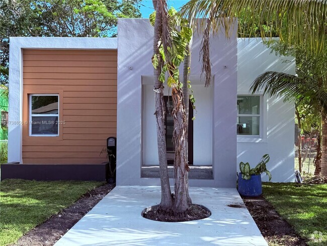 Building Photo - 1160 NW 37th St Rental