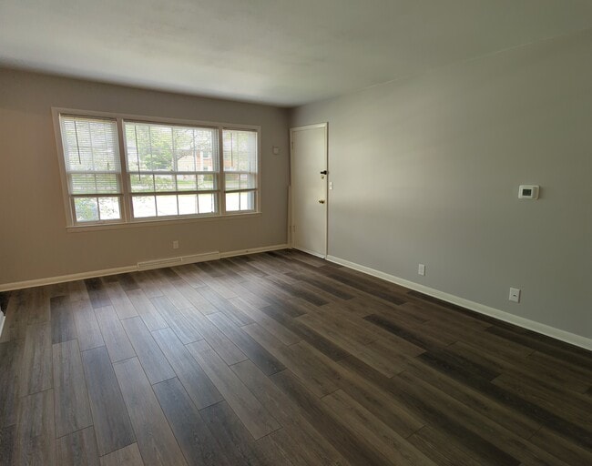 Photo - 11827 W North Ave Unidad 2