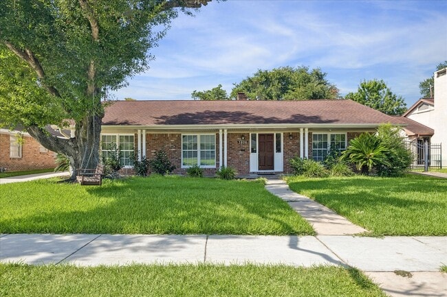 Building Photo - 3806 Murworth Dr