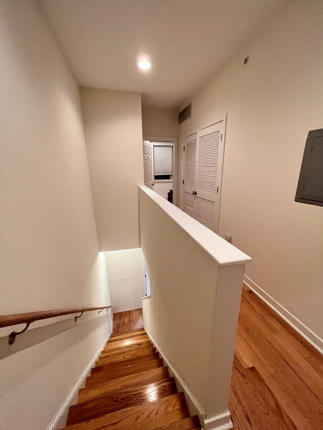 Building Photo - 530 N 36th St Unit #2 Rental