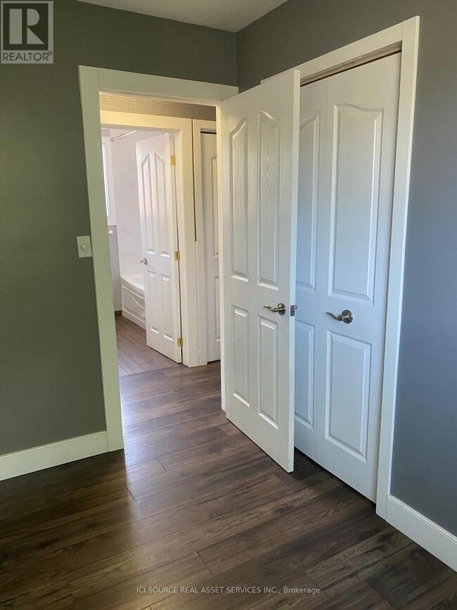 Photo - 2972 Grandview St