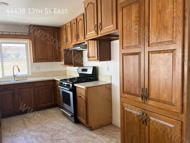 Photo - 44438 13th St E