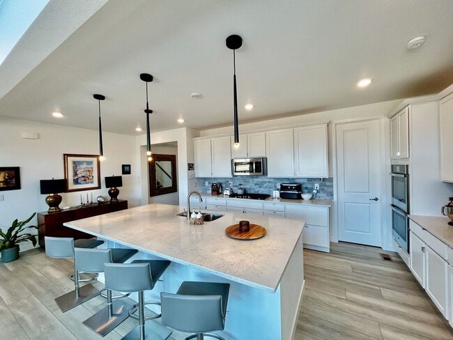 Photo - 821 Wildrose Pl