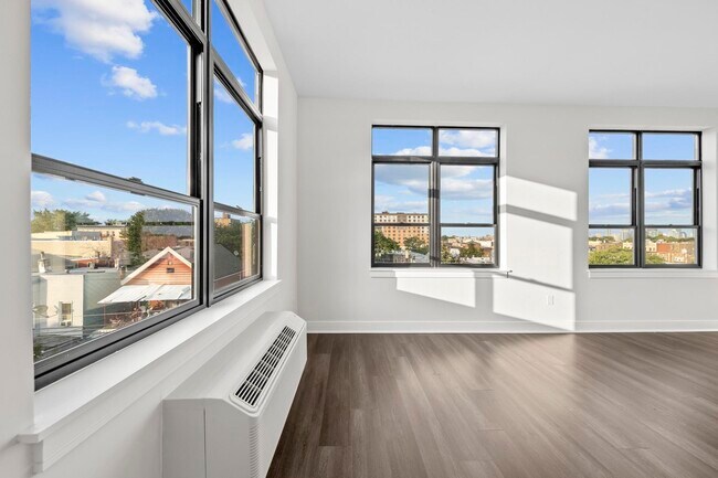 Photo - 121 34th St Unit 516