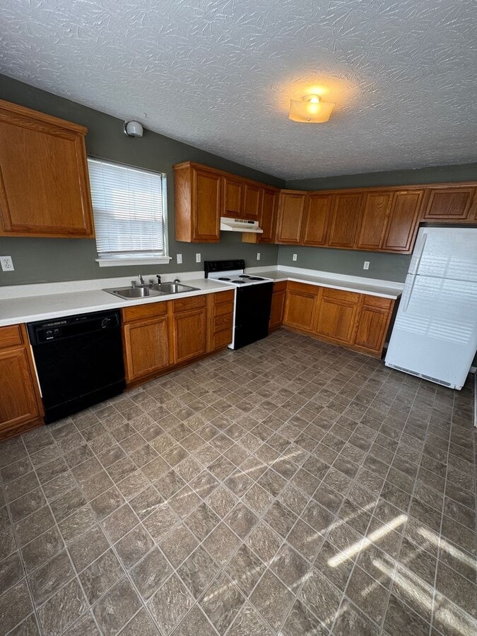 Photo - McCullars- 404 Unit A