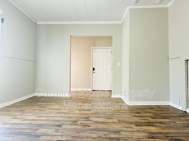 Photo - 110 Martin St