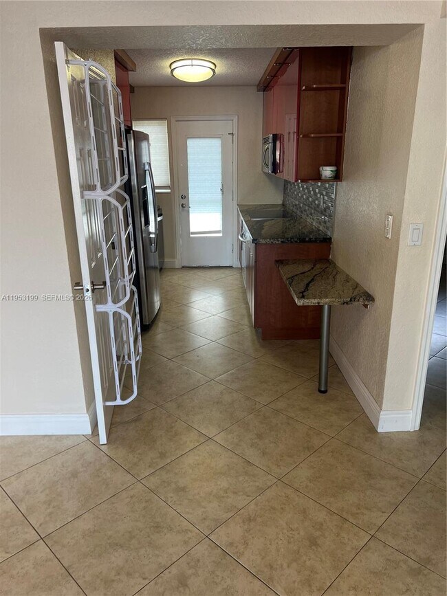 Photo - 3923 NE 166th St Unit N-106