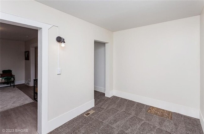 Photo - 1215 Clark St