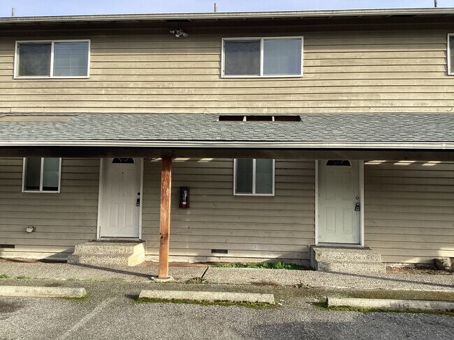 12429 1st Ave W Unit 2