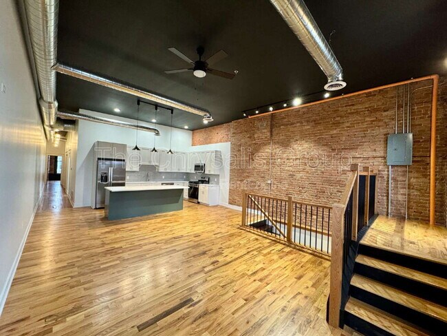 Photo - 209 W Main St