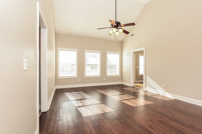 Photo - 1802 Walking Dr