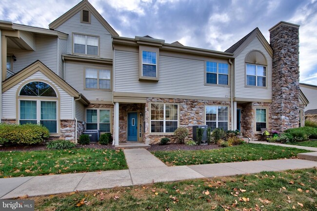 Photo - 1302 Foxmeadow Dr Townhome