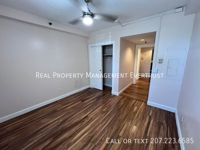 245 Broadway-106