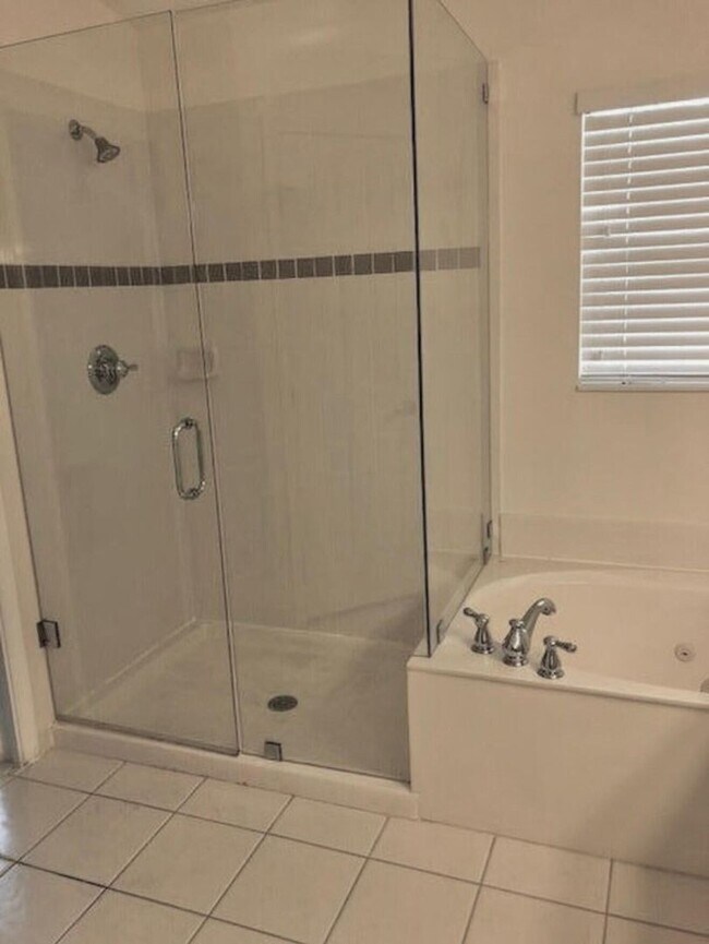 Photo - 9715 Darlington Pl