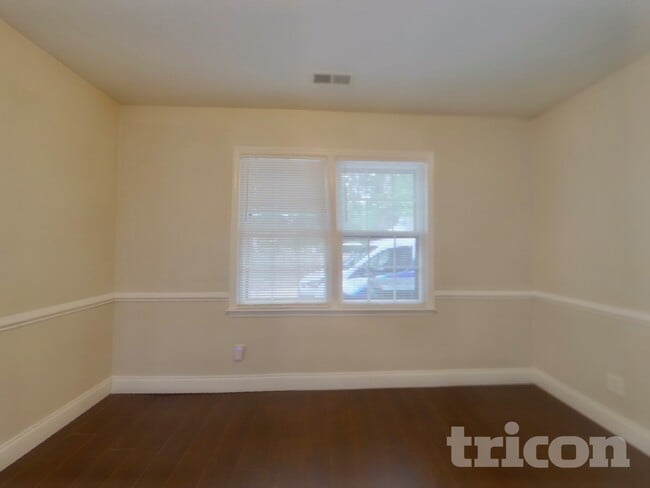 Photo - 2254 Clonmel Pl