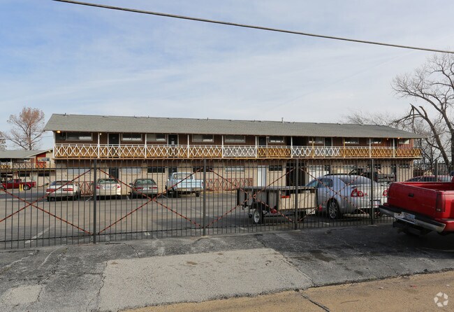 Photo - Spanish Vista Apartments