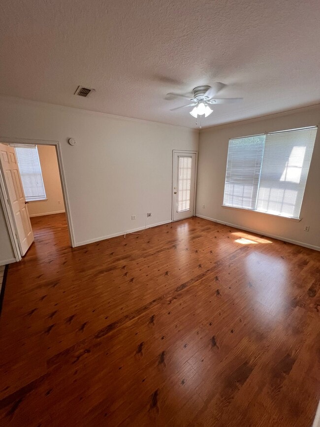 Photo - 2049 Tizewell Cir