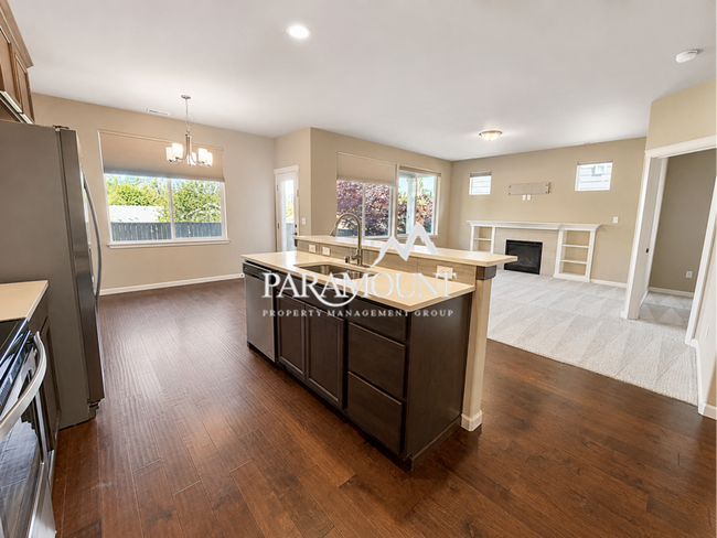 Photo - Beautiful 4 Bedroom in Bremerton!