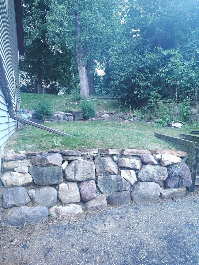 701 Iroquois Ct