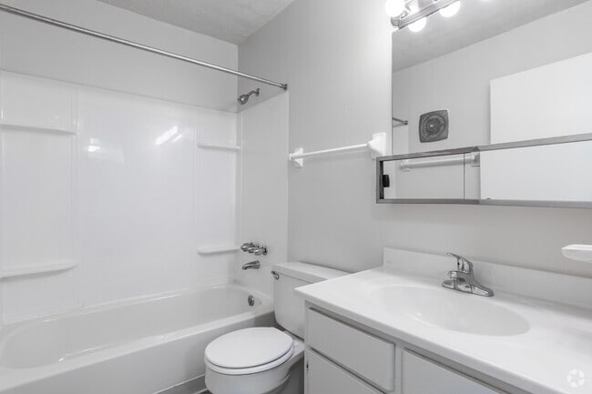 Full bath - Wyoming Hills