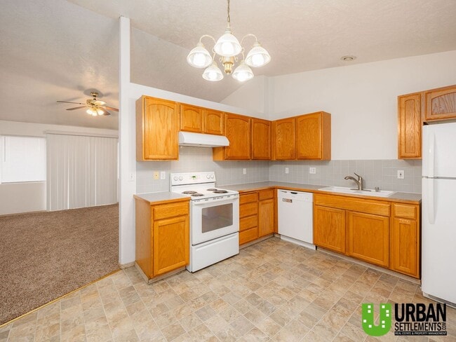 Photo - Mission Ave. 15313-15315 E Unit 15313