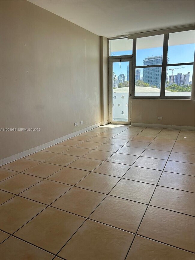 Photo - 7441 Wayne Ave Unit 4K