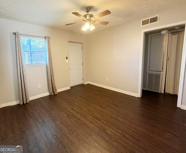 Photo - 420 Rawson St SW Unit APT 3