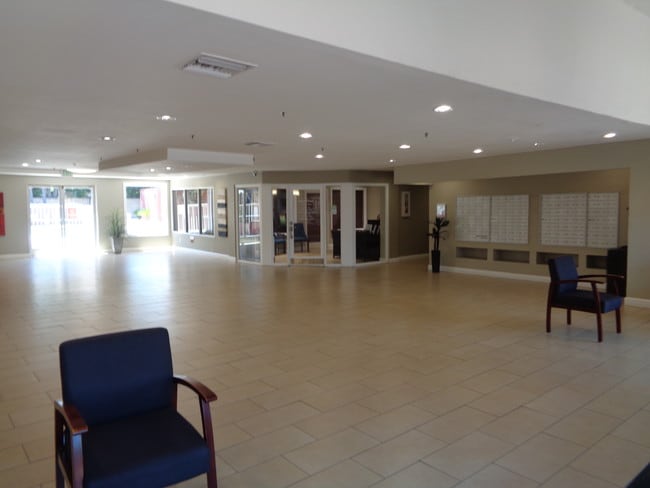 Leasing Office & Mail