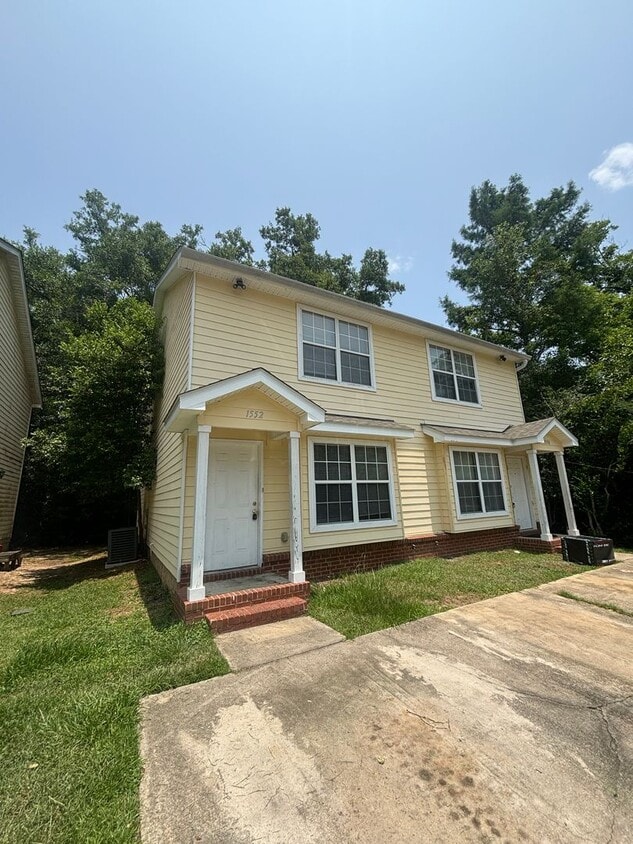Awesome 3x3 Townhouse with Private Driveway! - Awesome 3x3 Townhouse with Private Driveway!