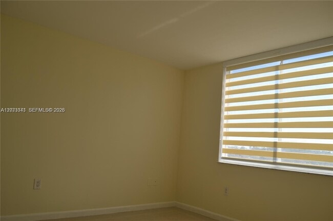 Photo - 1720 NW N River Dr Unidad 602