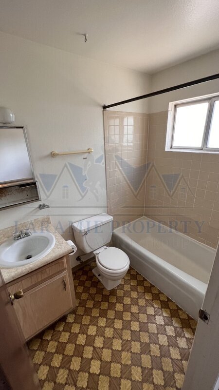Photo - 702 Downey St Unit 11