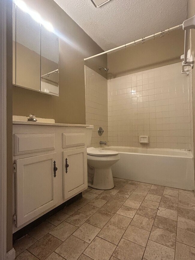 Photo - 9605 Vinca Cir Unidad Room 1
