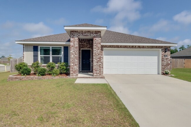 Building Photo - Beautiful 4 bed 2 bath
