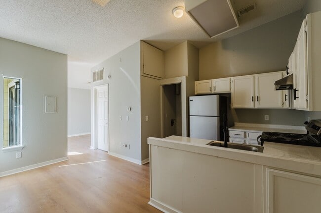 Photo - Penthouse level 1bed condo with private balcony