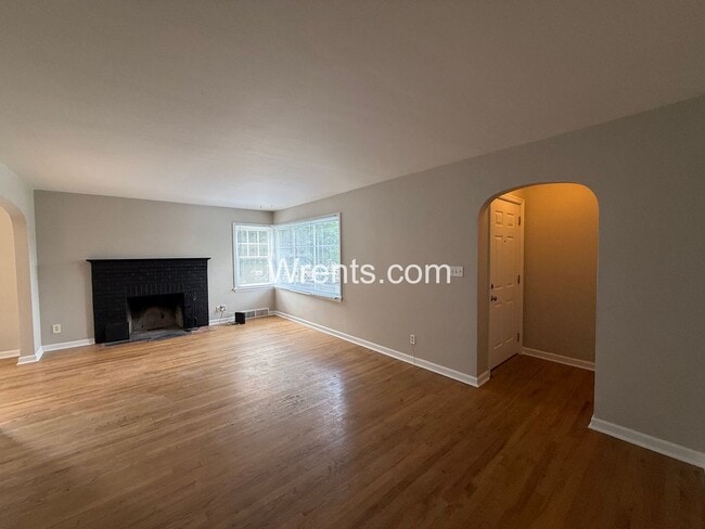 Photo - SPACIOUS 4-BEDROOM HOME WITH HUGE FENCED YARD – SPOKANE'S SOUTH HILL