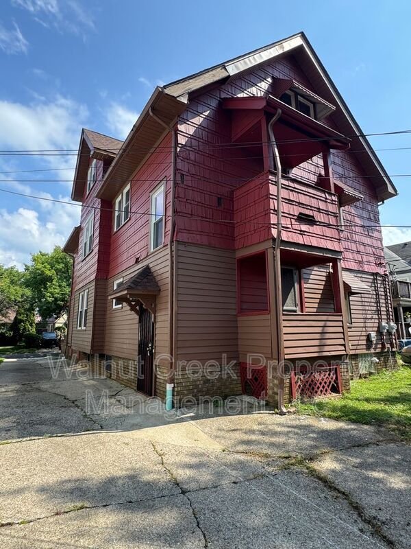 17812 E Park Dr Unidad Down