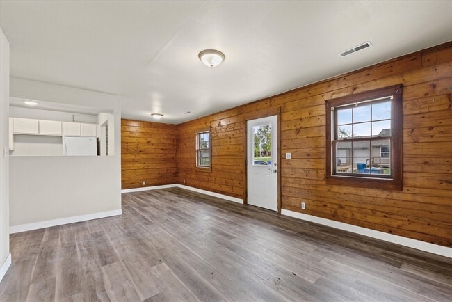 Photo - 238 Maple St
