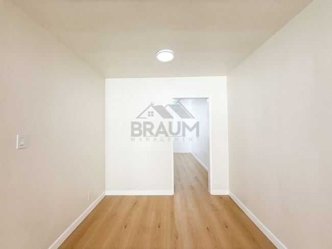 Photo - 7333 Woodman Ave Unit 11