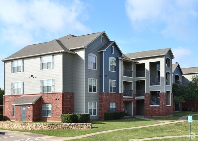 Building Photo - Park at Sycamore