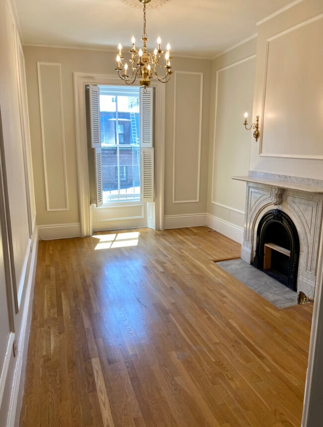 Photo - 127 Beacon St Unidad 4R