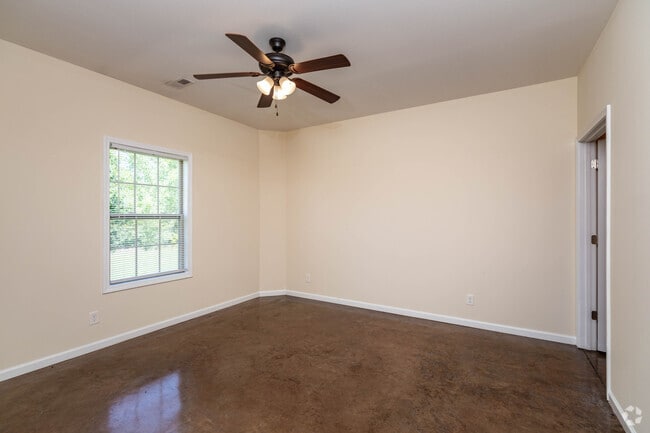 3BR, 2BA - 1,325SF - Primary Bedroom