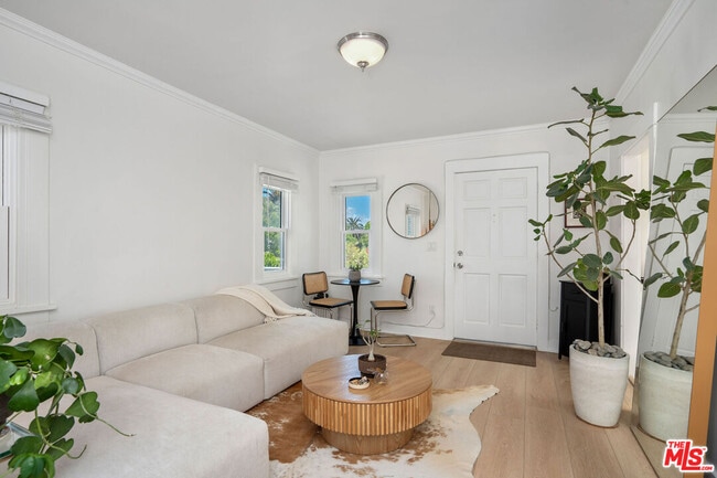 Photo - 431 Linnie Canal