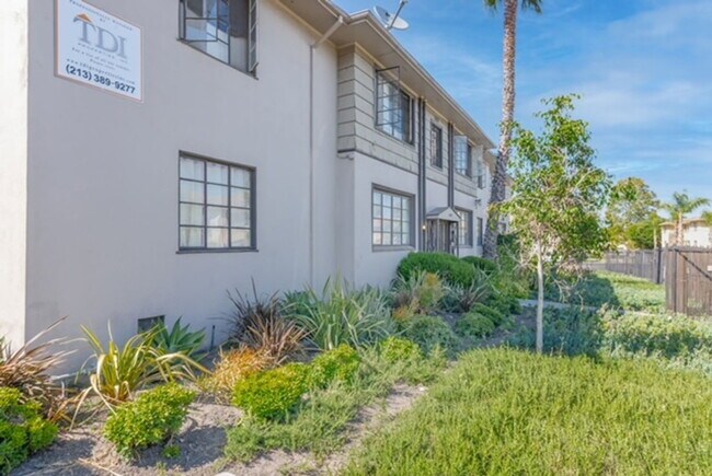 4316 Santa Rosalia Dr Unidad A
